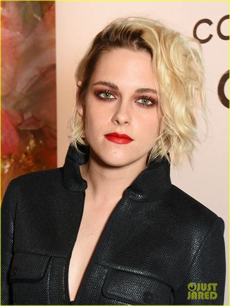 kristen stewart chanel rouge|Why Kristen Stewart’s Oscars Look Was More Than Just a .